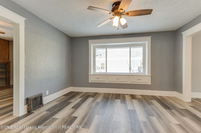 222 S Clemens Avenue, Lansing, MI 48912