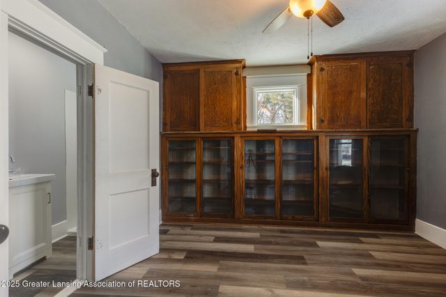 222 S Clemens Avenue, Lansing, MI 48912