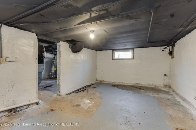 222 S Clemens Avenue, Lansing, MI 48912