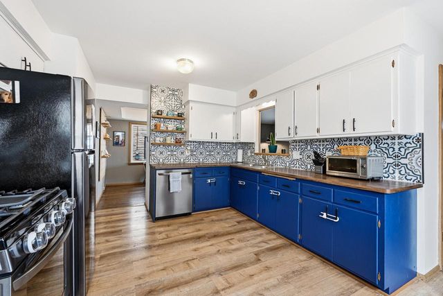 3845 N 100th STREET, Wauwatosa, WI 53222