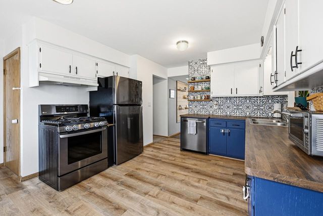 3845 N 100th STREET, Wauwatosa, WI 53222