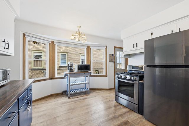 3845 N 100th STREET, Wauwatosa, WI 53222