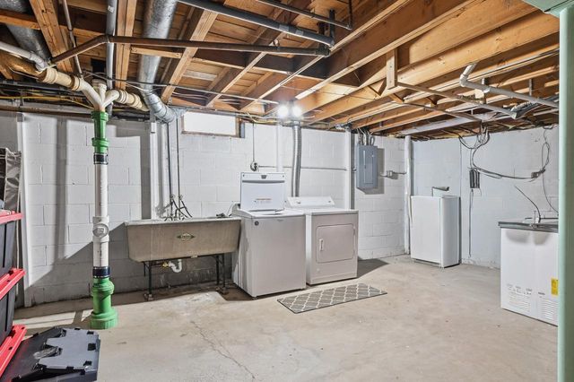 3845 N 100th STREET, Wauwatosa, WI 53222