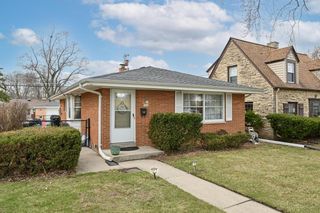 3845 N 100th STREET, Wauwatosa, WI 53222