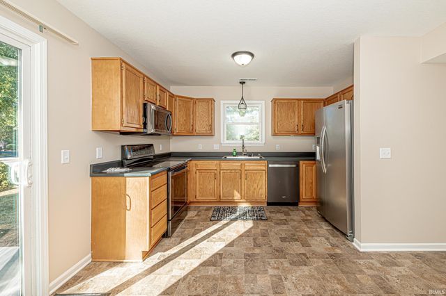 10832 Deep Creek Court, Fort Wayne, IN 46804