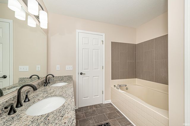 10832 Deep Creek Court, Fort Wayne, IN 46804