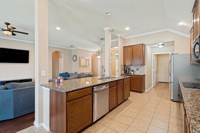 605 Southwind Drive, Arlington, TX 76002