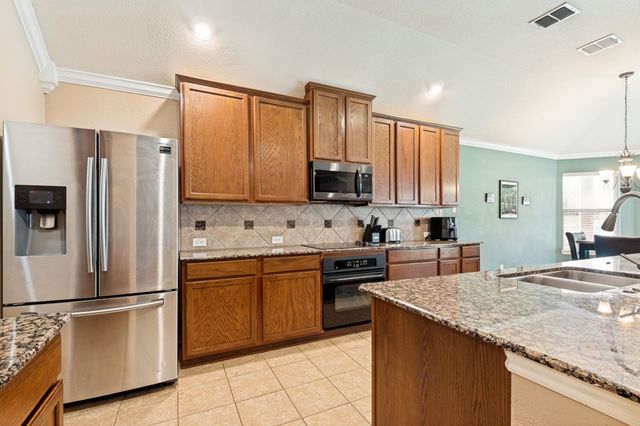 605 Southwind Drive, Arlington, TX 76002