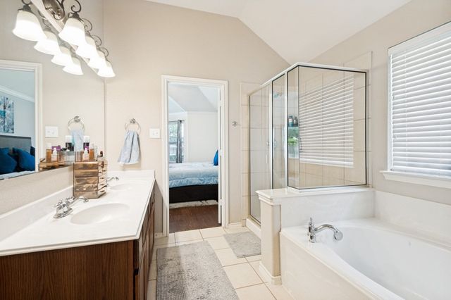 605 Southwind Drive, Arlington, TX 76002