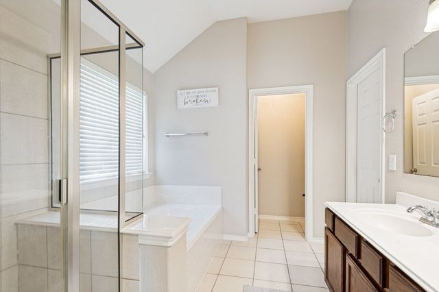 605 Southwind Drive, Arlington, TX 76002