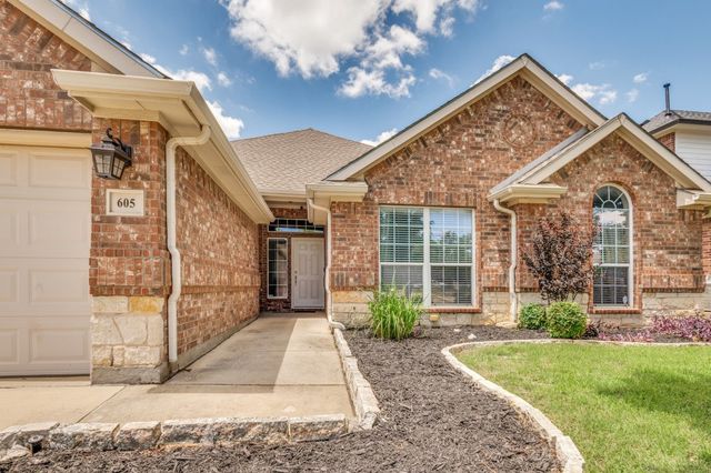 605 Southwind Drive, Arlington, TX 76002