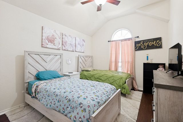 605 Southwind Drive, Arlington, TX 76002