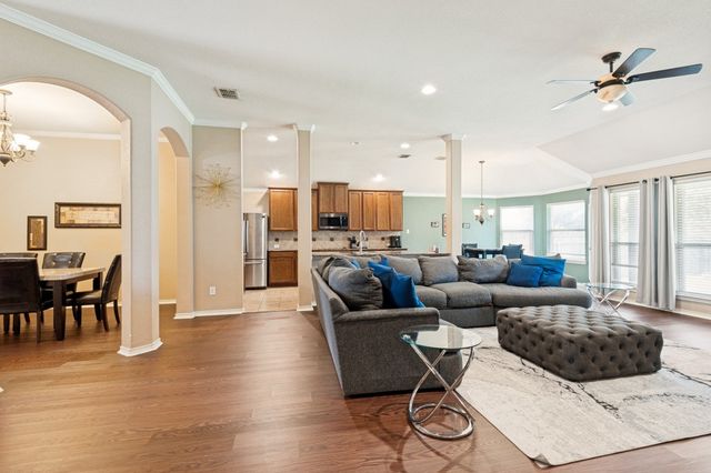 605 Southwind Drive, Arlington, TX 76002