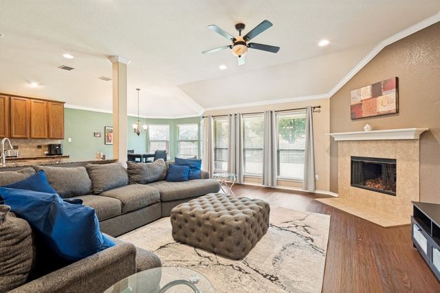 605 Southwind Drive, Arlington, TX 76002