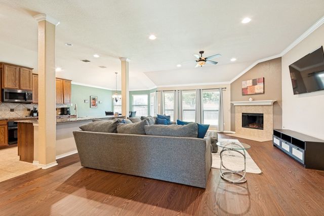 605 Southwind Drive, Arlington, TX 76002