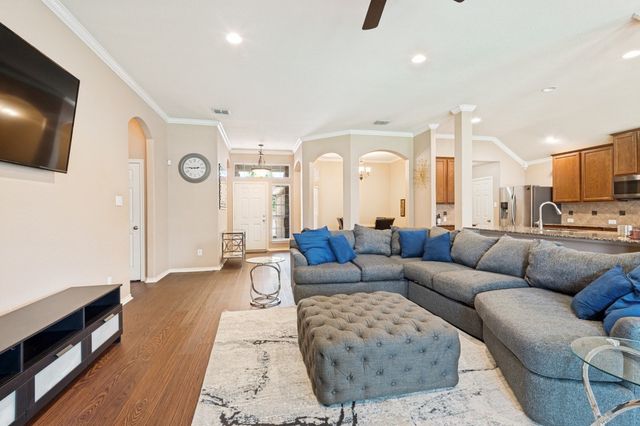 605 Southwind Drive, Arlington, TX 76002