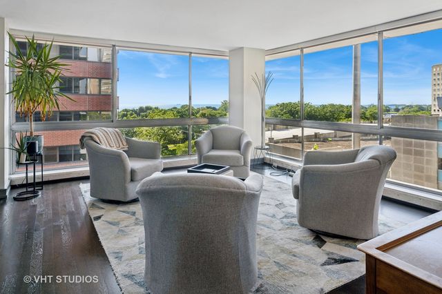 320 W Oakdale Avenue 801, Chicago, IL 60657