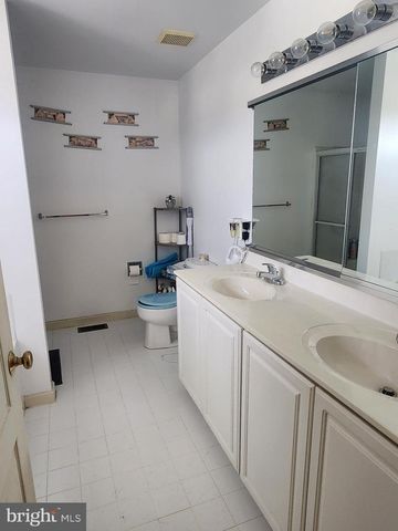 4 ALDEN CT, New Castle, DE 19720