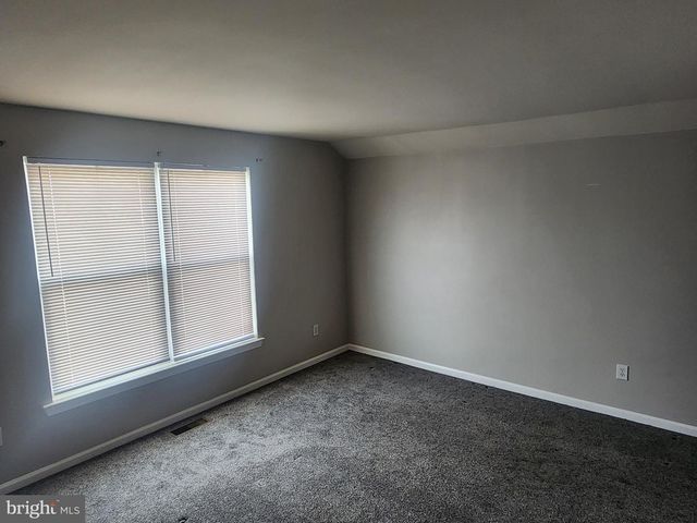 4 ALDEN CT, New Castle, DE 19720