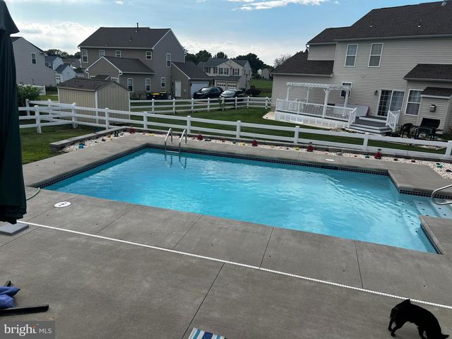 4 ALDEN CT, New Castle, DE 19720