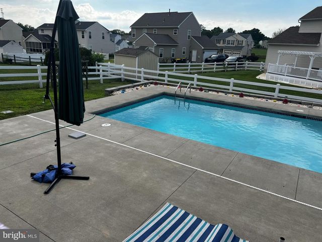 4 ALDEN CT, New Castle, DE 19720