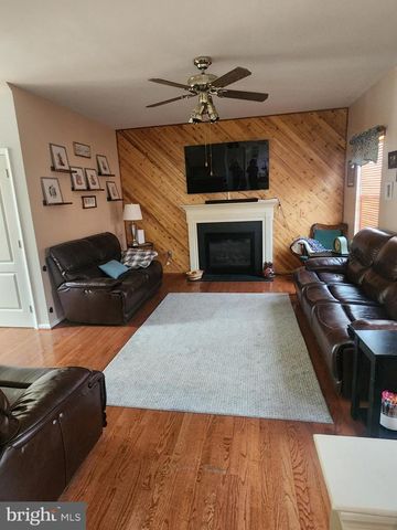 4 ALDEN CT, New Castle, DE 19720