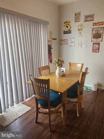 4 ALDEN CT, New Castle, DE 19720