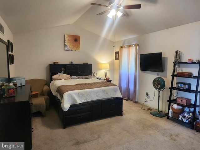 4 ALDEN CT, New Castle, DE 19720