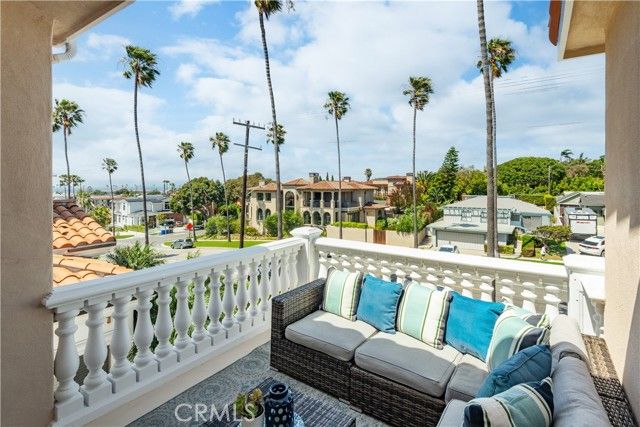608 Knob Hill Avenue, Redondo Beach, CA 90277