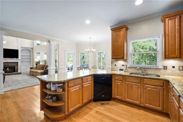 414 Lake Point Trace, Canton, GA 30114