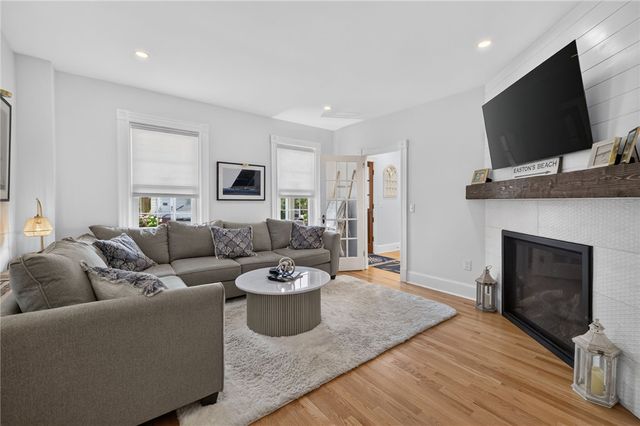 26 Lee Avenue, Newport, RI 02840