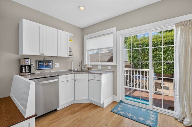 26 Lee Avenue, Newport, RI 02840