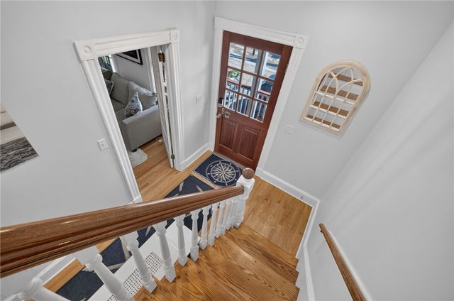 26 Lee Avenue, Newport, RI 02840