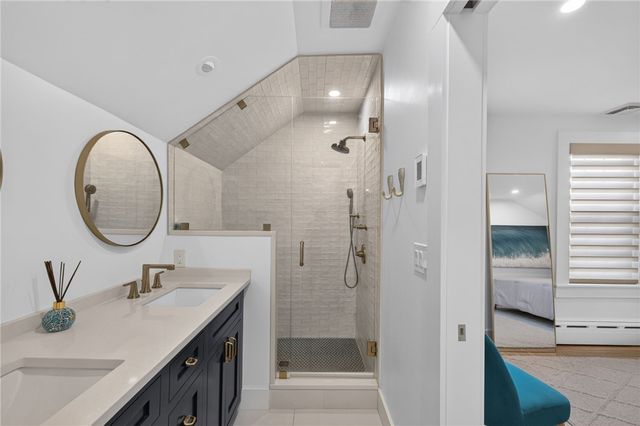26 Lee Avenue, Newport, RI 02840