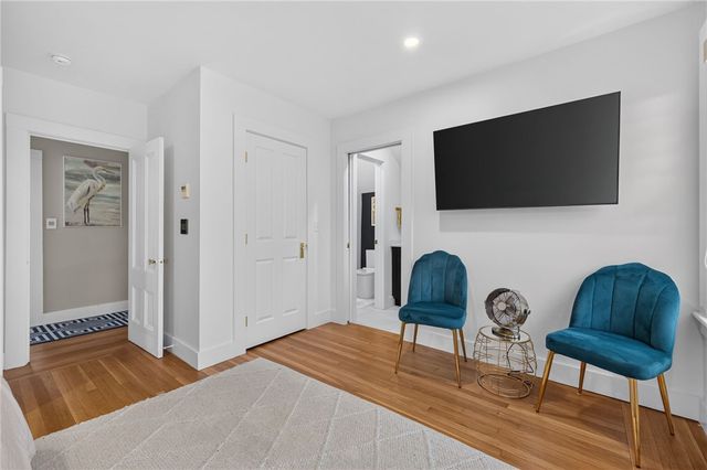 26 Lee Avenue, Newport, RI 02840