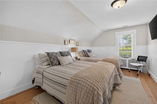 26 Lee Avenue, Newport, RI 02840