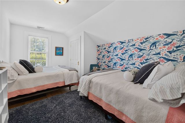 26 Lee Avenue, Newport, RI 02840