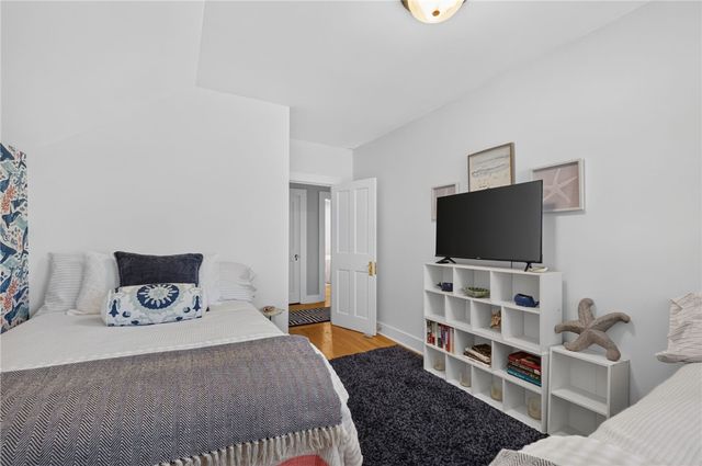 26 Lee Avenue, Newport, RI 02840
