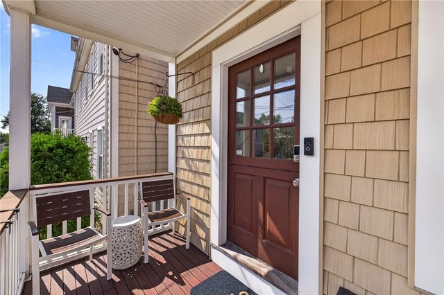 26 Lee Avenue, Newport, RI 02840