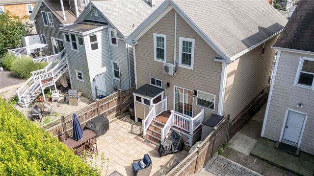 26 Lee Avenue, Newport, RI 02840