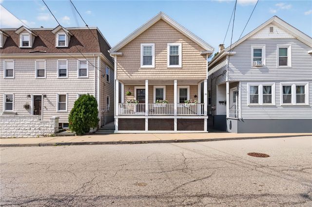 26 Lee Avenue, Newport, RI 02840