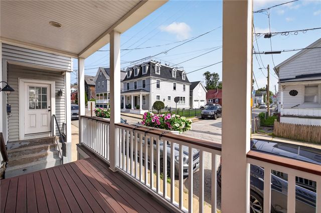 26 Lee Avenue, Newport, RI 02840