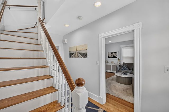 26 Lee Avenue, Newport, RI 02840