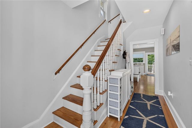 26 Lee Avenue, Newport, RI 02840