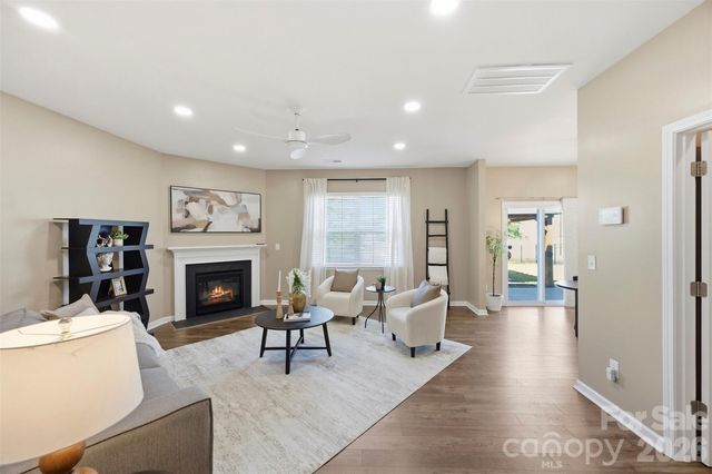 7572 Nolen Farm Drive, Gastonia, NC 28056