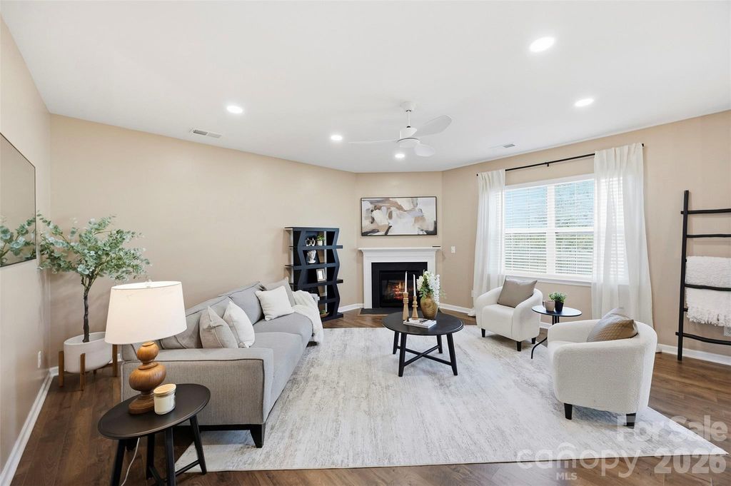7572 Nolen Farm Drive, Gastonia, NC 28056