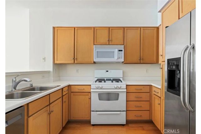6400 Crescent Park E 111, Playa Vista, CA 90094