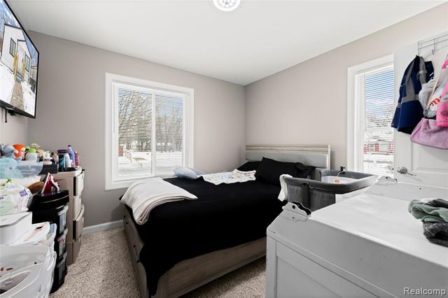 19800 Oakfield Street, Detroit, MI 48235