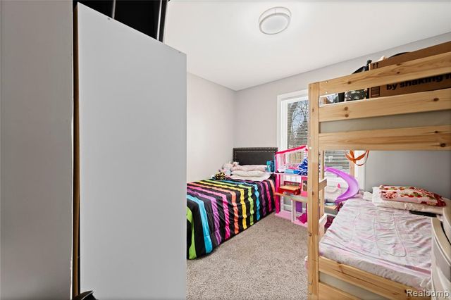 19800 Oakfield Street, Detroit, MI 48235