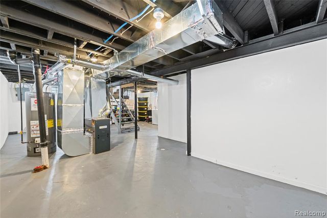 19800 Oakfield Street, Detroit, MI 48235